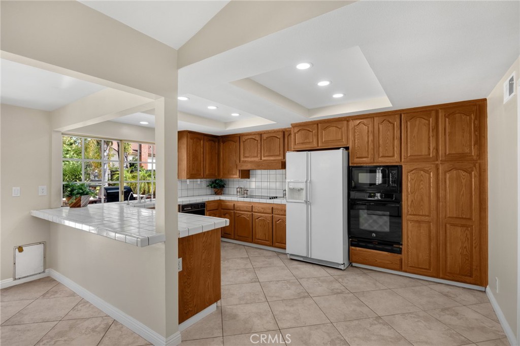 1975 Heather Circle Brea, CA 92821 - Photo 9 of 36