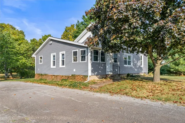 $320,000 | 16961 Ridge Road, Murray, NY 14470