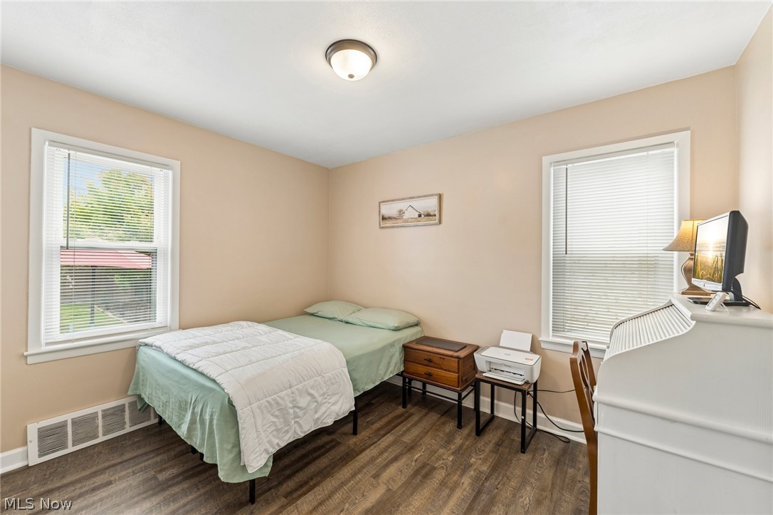 29306 Oakdale Road Willowick, OH 44095 - Photo 10 of 37