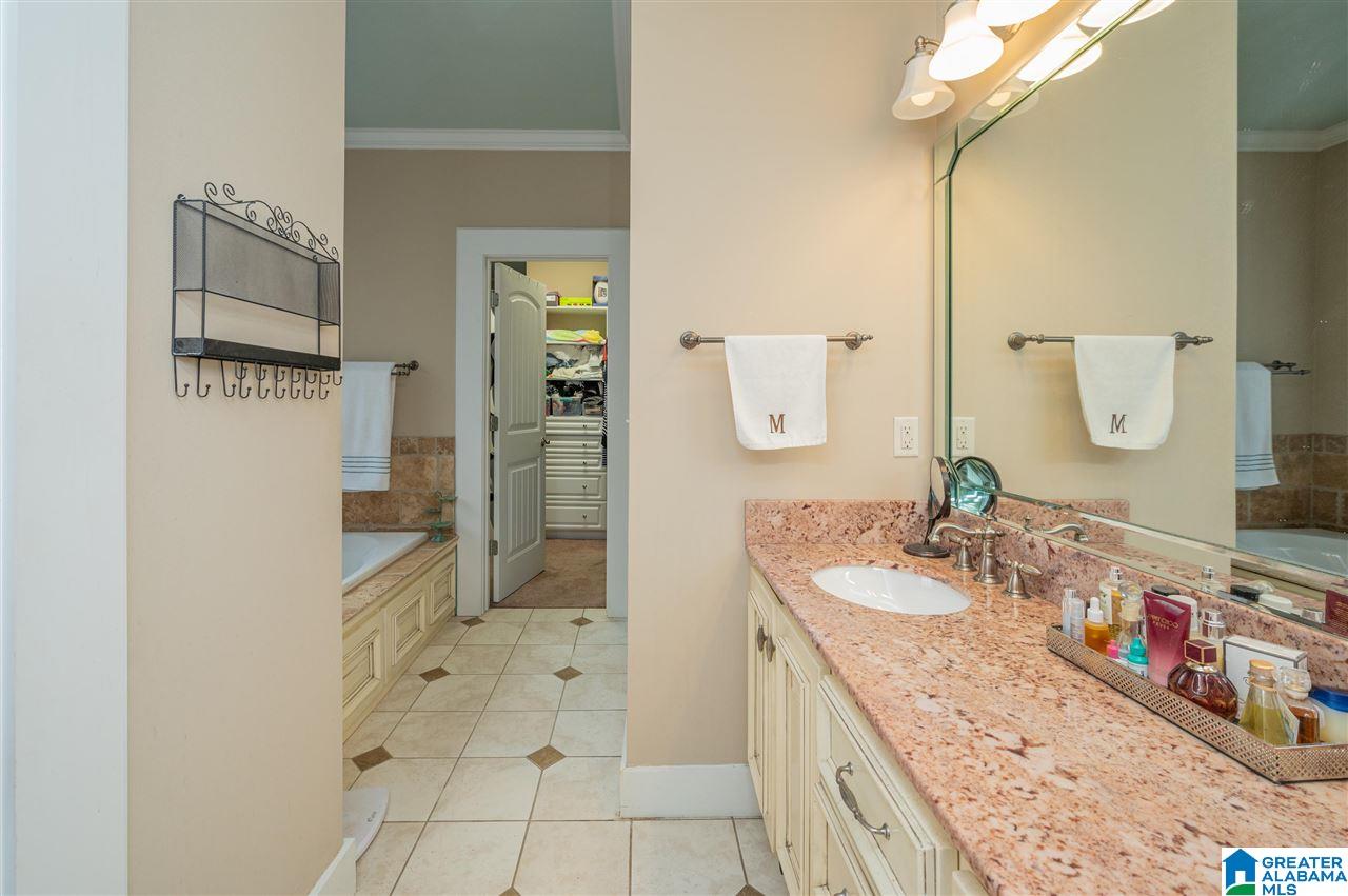 1404 Sutherland Place Birmingham, AL 35209 - Photo 27 of 45