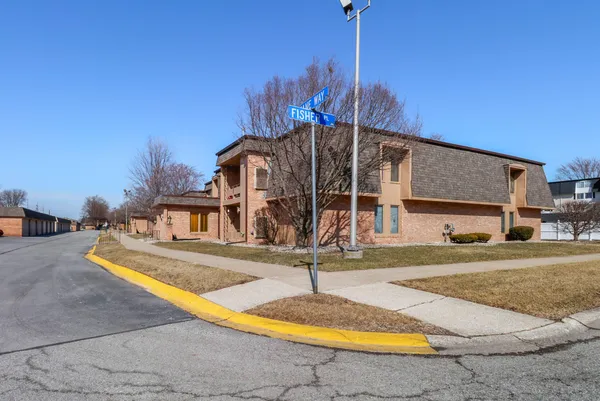 a view of a house with entertaining space