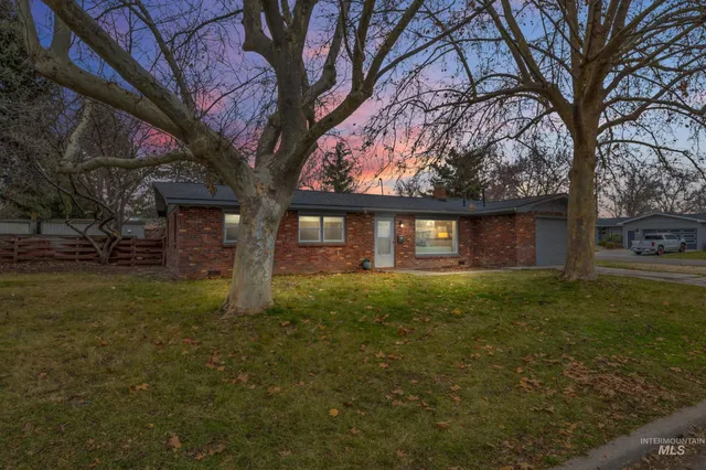 $450,000 | 2908 Meadowbrook Drive, Boise, ID 83705