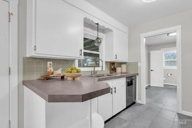 $450,000 | 2908 Meadowbrook Drive, Boise, ID 83705