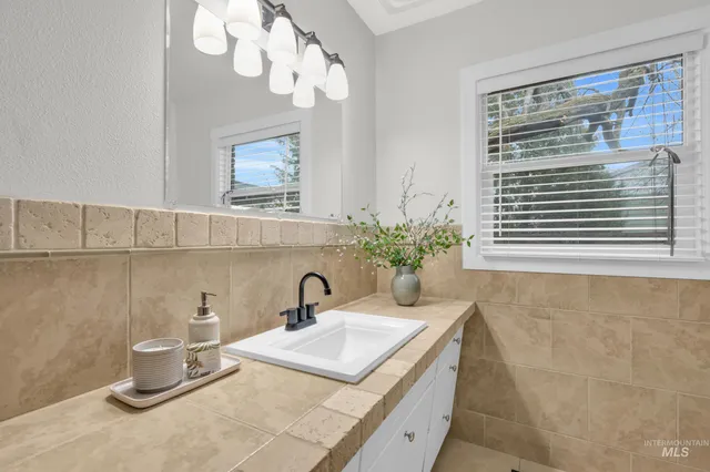 $450,000 | 2908 Meadowbrook Drive, Boise, ID 83705