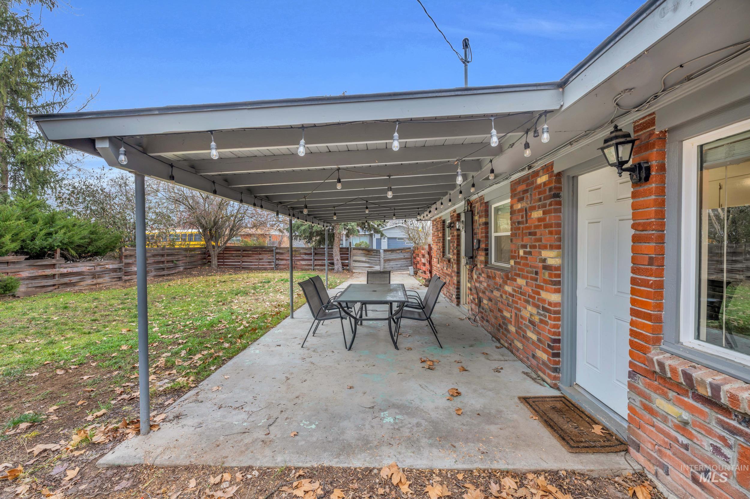 2908 Meadowbrook Drive Boise, ID 83705 - Photo 26 of 29 View of patio with outdoor dining space
