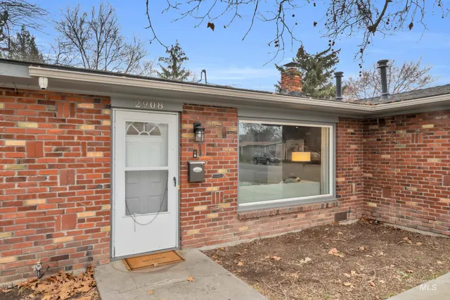 $450,000 | 2908 Meadowbrook Drive, Boise, ID 83705