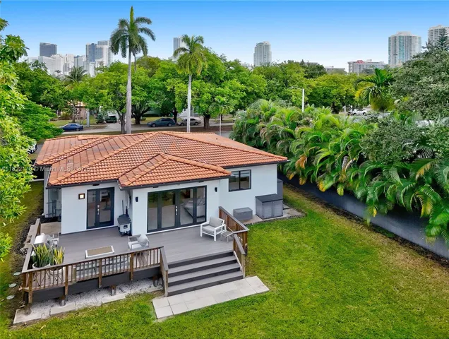 $7,800 | 130 Southwest 25th Road, Miami, FL 33129