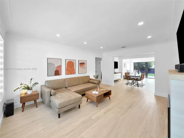 $7,800 | 130 Southwest 25th Road, Miami, FL 33129