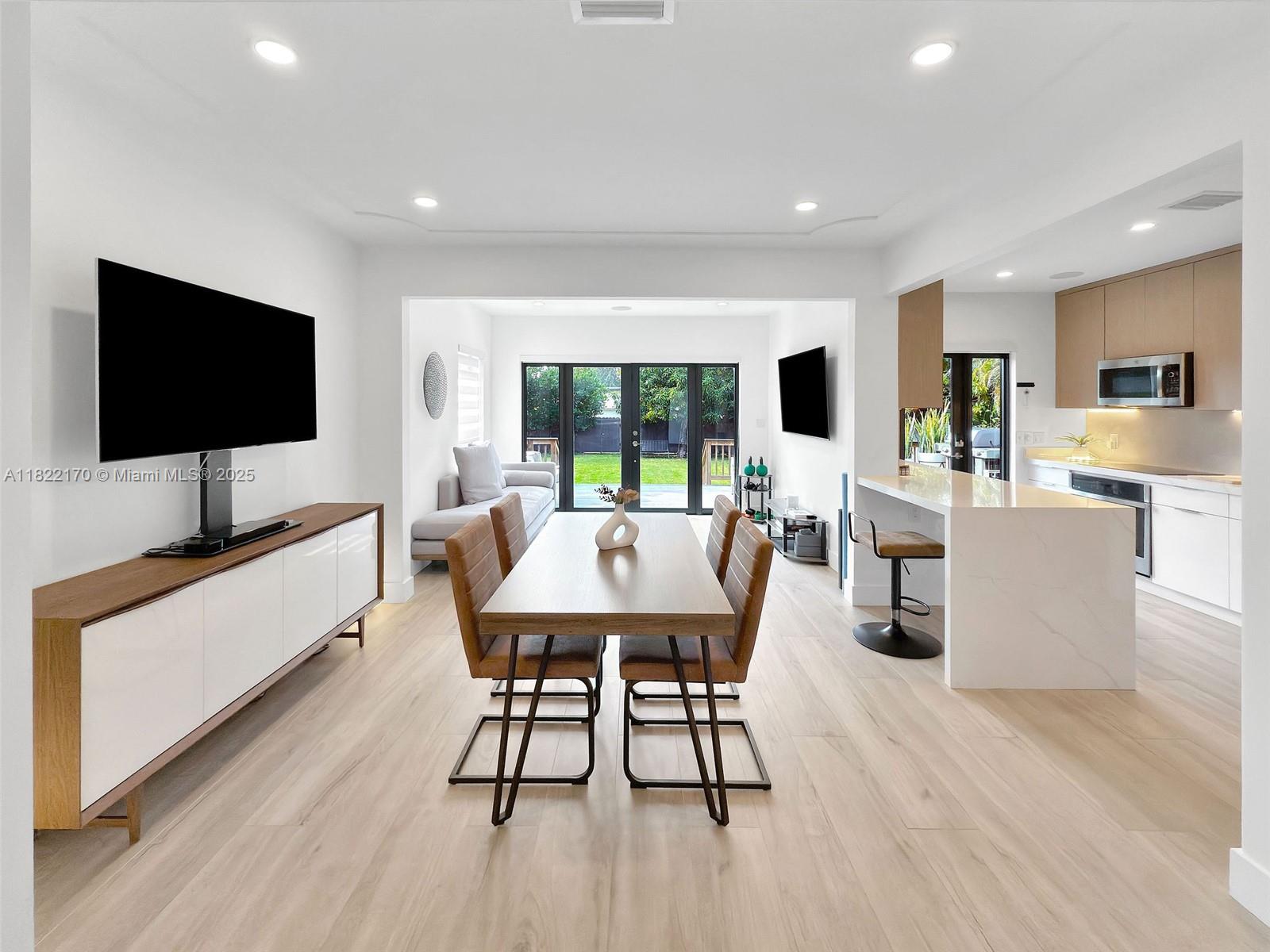 130 Southwest 25th Road Miami, FL 33129 - Photo 15 of 39