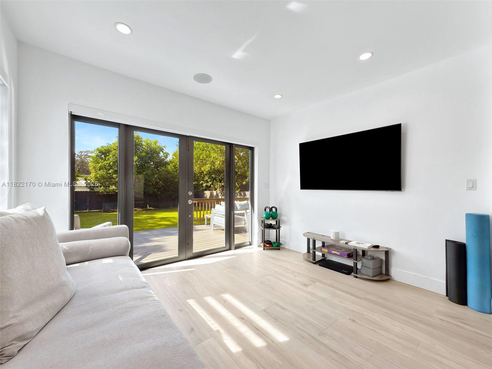 130 Southwest 25th Road Miami, FL 33129 - Photo 19 of 39