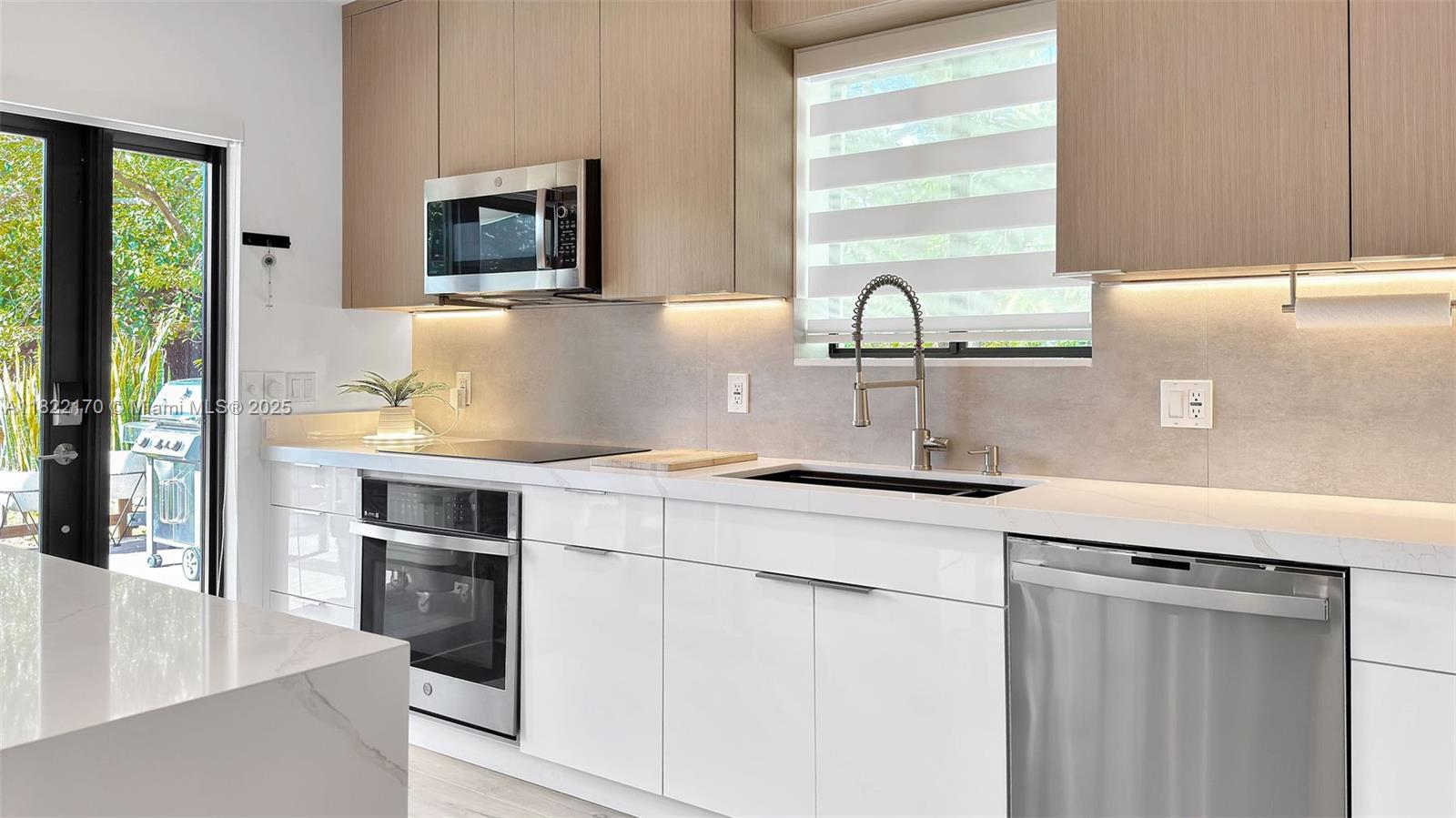 130 Southwest 25th Road Miami, FL 33129 - Photo 21 of 39