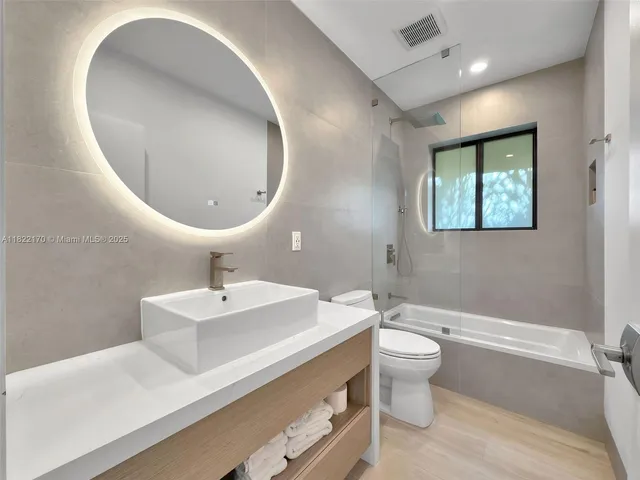 $7,800 | 130 Southwest 25th Road, Miami, FL 33129