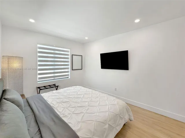 $7,800 | 130 Southwest 25th Road, Miami, FL 33129