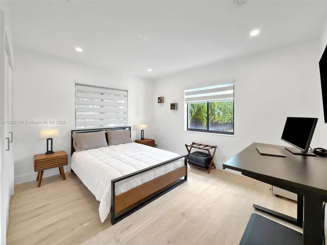 $7,800 | 130 Southwest 25th Road, Miami, FL 33129