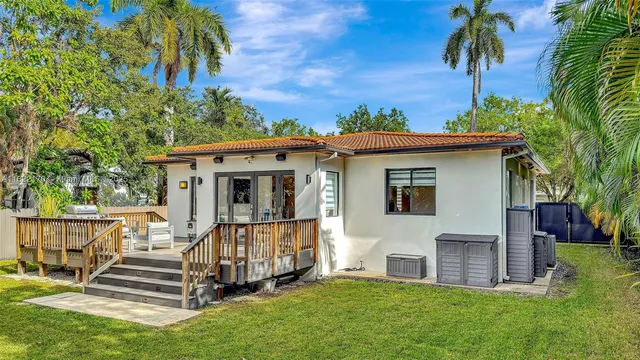 $7,800 | 130 Southwest 25th Road, Miami, FL 33129