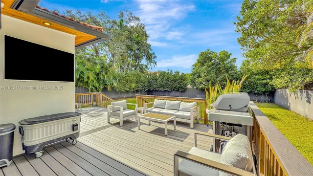 $7,800 | 130 Southwest 25th Road, Miami, FL 33129