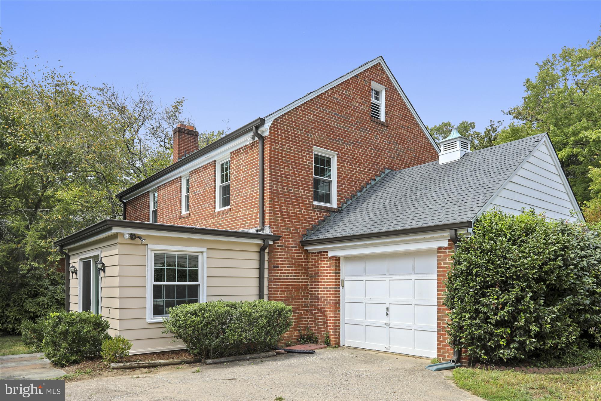 5710 Overlea Road Bethesda, MD 20816 - Photo 3 of 30 One -car garage