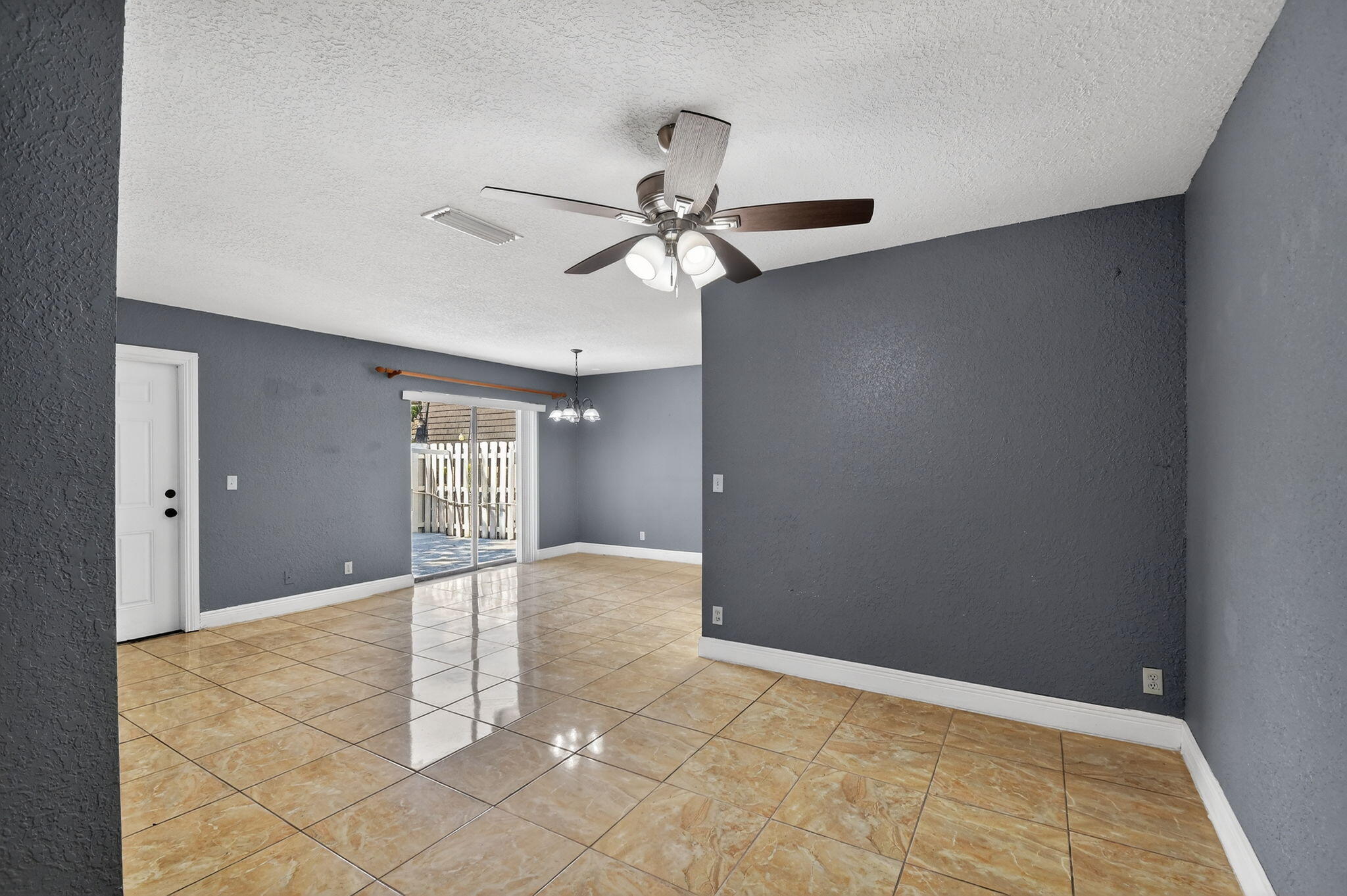 320 Woodland Road Palm Springs, FL 33461 - Photo 19 of 49 20-web-or-mls-DSC_4849