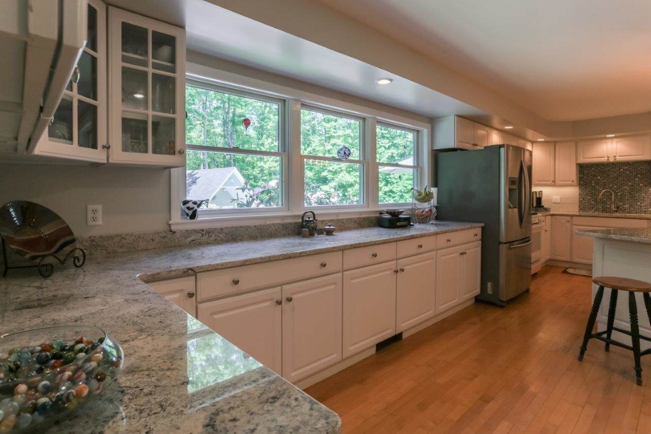 191 Long Hill Road Dover, NH 03820 - Photo 2 of 40