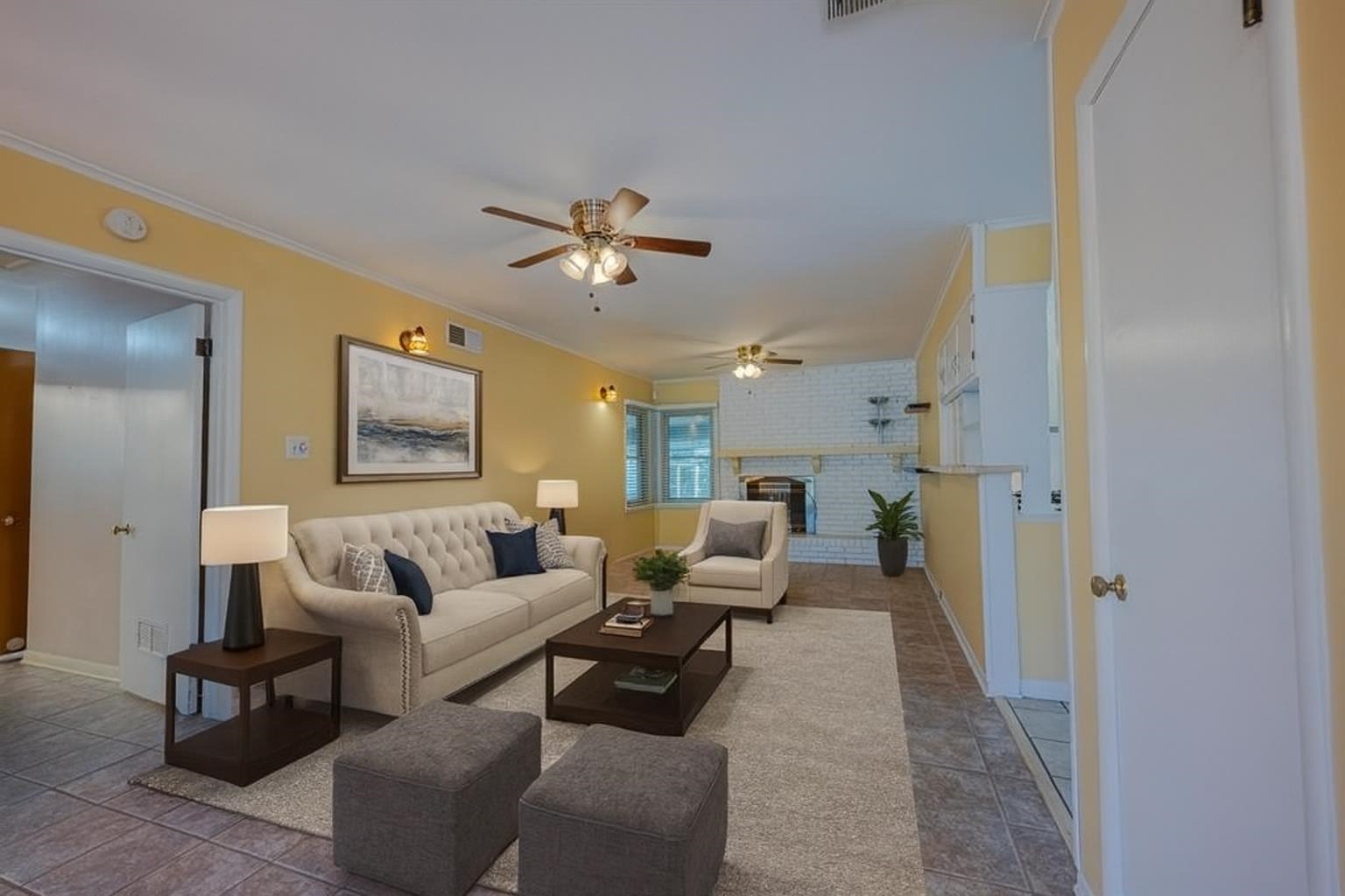 248 North Yates Road Memphis, TN 38120 - Photo 2 of 40 This image has been virtually staged.