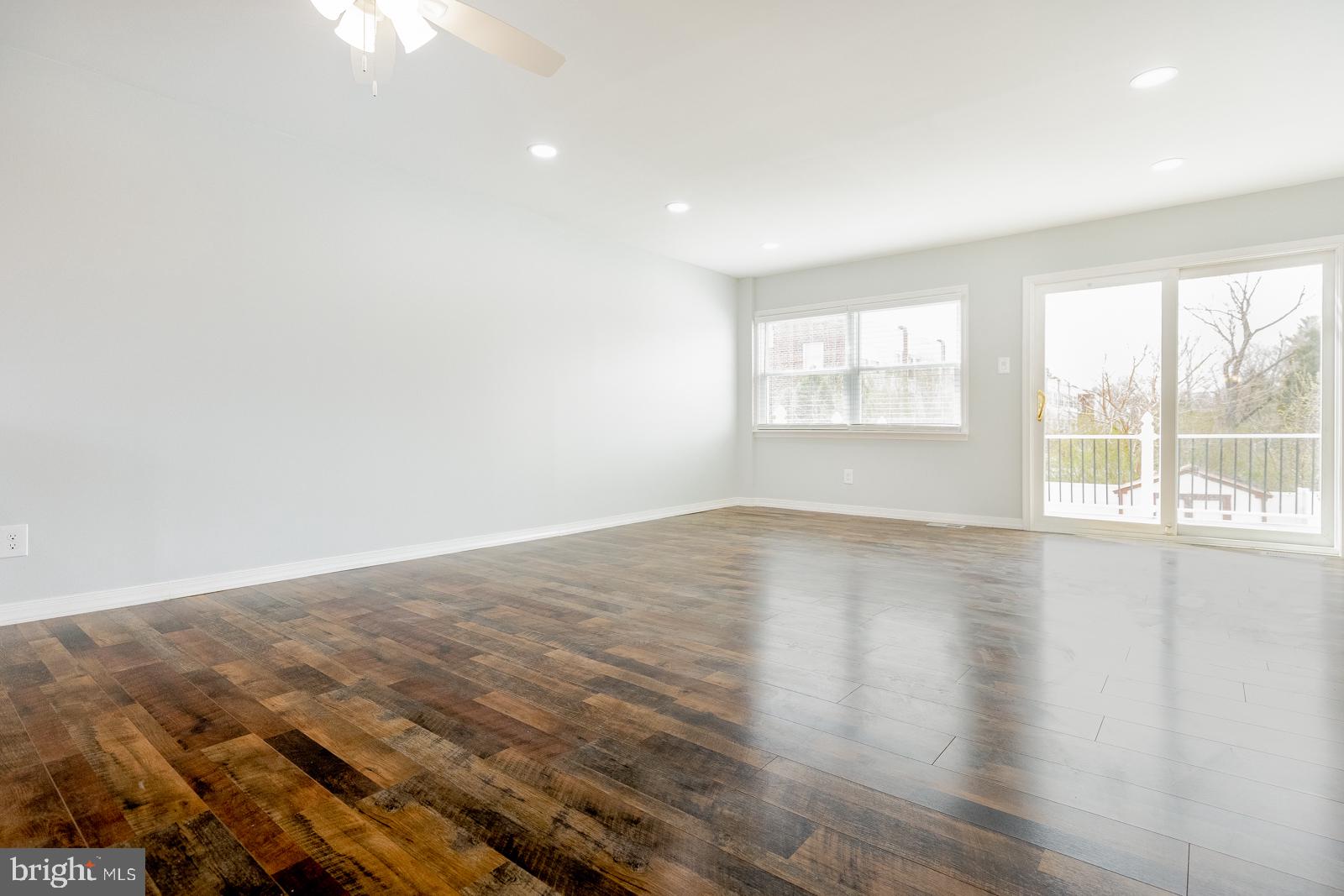 3022 Fairdale Road Philadelphia, PA 19154 - Photo 5 of 39