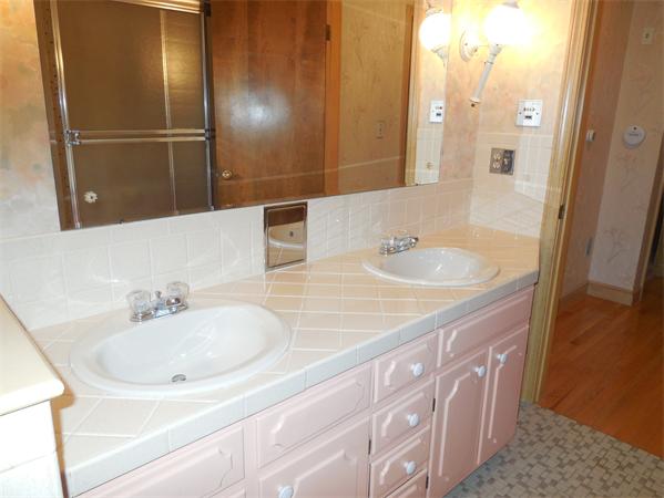 18 Pine Ridge Road North Reading, MA 01864 - Photo 17 of 23 Gallery Image 17