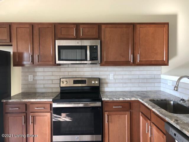 6815 Aron Road Louisville, KY 40258 - Photo 11 of 42 IMG_9359