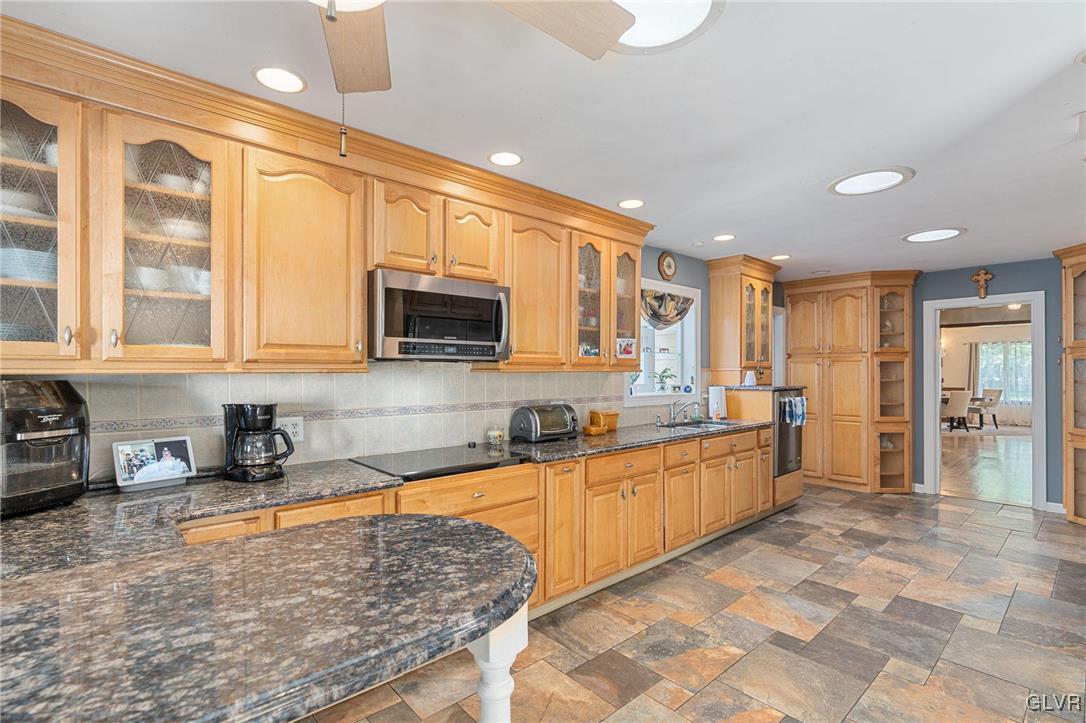 1390 Springhouse Road Allentown, PA 18104 - Photo 22 of 39 Gallery Image 22