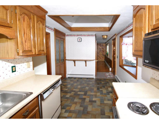 152 Lloyd Avenue Springfield, MA 01119 - Photo 6 of 13 Gallery Image 6
