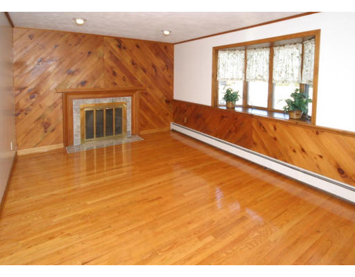 152 Lloyd Avenue Springfield, MA 01119 - Photo 10 of 13 Gallery Image 10