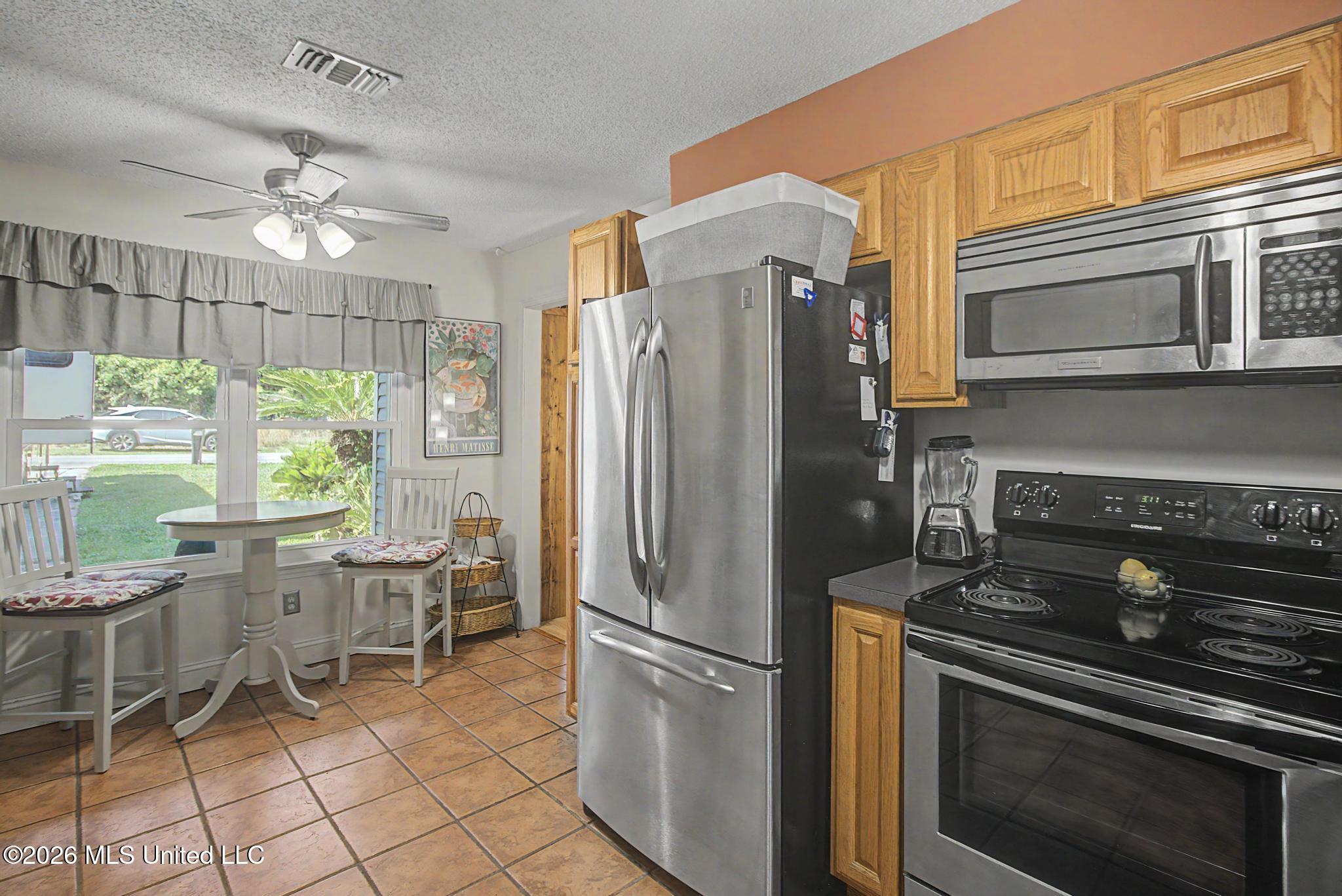1867 Brasher Road Biloxi, MS 39532 - Photo 18 of 30 KITCHEN:DINING