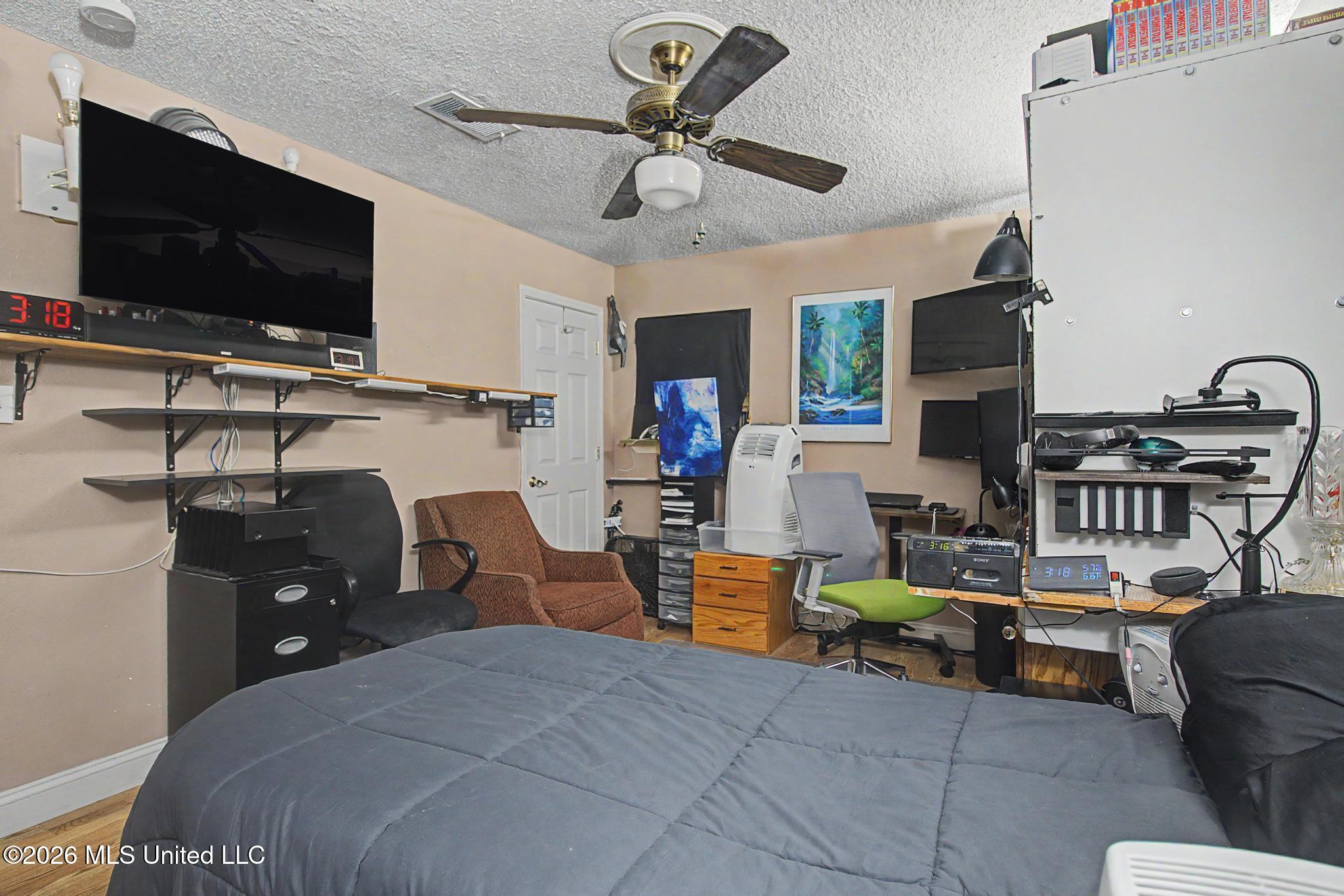 1867 Brasher Road Biloxi, MS 39532 - Photo 25 of 30 PRIMARY ROOM