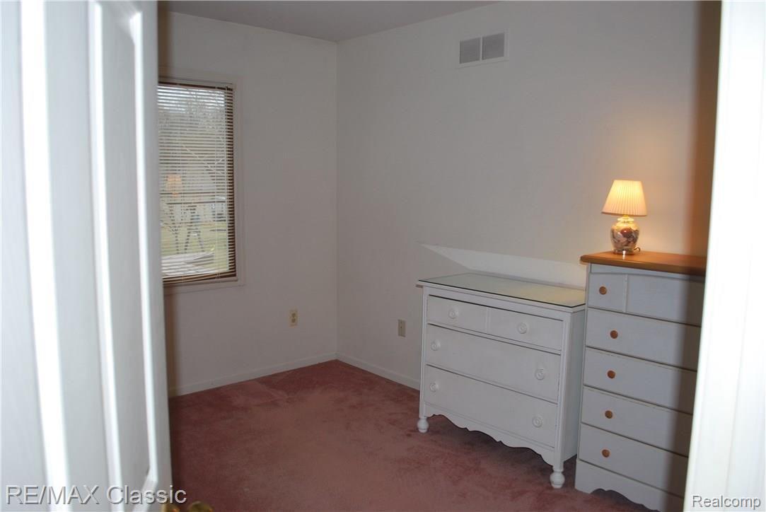 2622 Ripple Way White Lake, MI 48383 - Photo 14 of 17 033.JPG