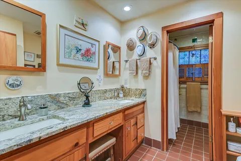 $1,387,000 | 300 Deer Lake Estates, Wimberley, TX 78676