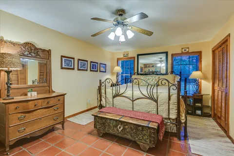 $1,297,000 | 300 Deer Lake Estates, Wimberley, TX 78676