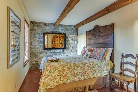 $1,387,000 | 300 Deer Lake Estates, Wimberley, TX 78676