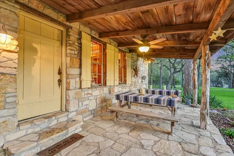 $1,297,000 | 300 Deer Lake Estates, Wimberley, TX 78676