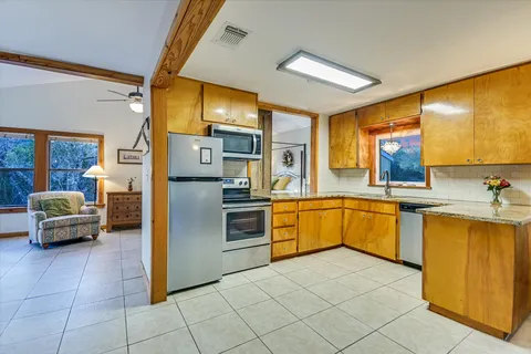 $1,387,000 | 300 Deer Lake Estates, Wimberley, TX 78676