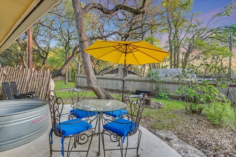 $1,297,000 | 300 Deer Lake Estates, Wimberley, TX 78676