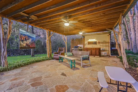 $1,387,000 | 300 Deer Lake Estates, Wimberley, TX 78676