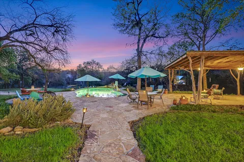 $1,387,000 | 300 Deer Lake Estates, Wimberley, TX 78676