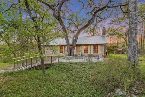 $1,387,000 | 300 Deer Lake Estates, Wimberley, TX 78676