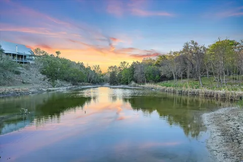$1,387,000 | 300 Deer Lake Estates, Wimberley, TX 78676