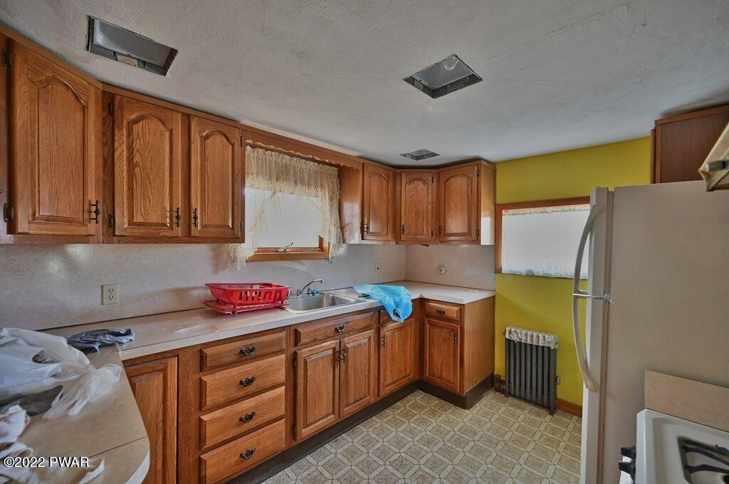 128 George Street Carbondale, PA 18407 - Photo 16 of 60