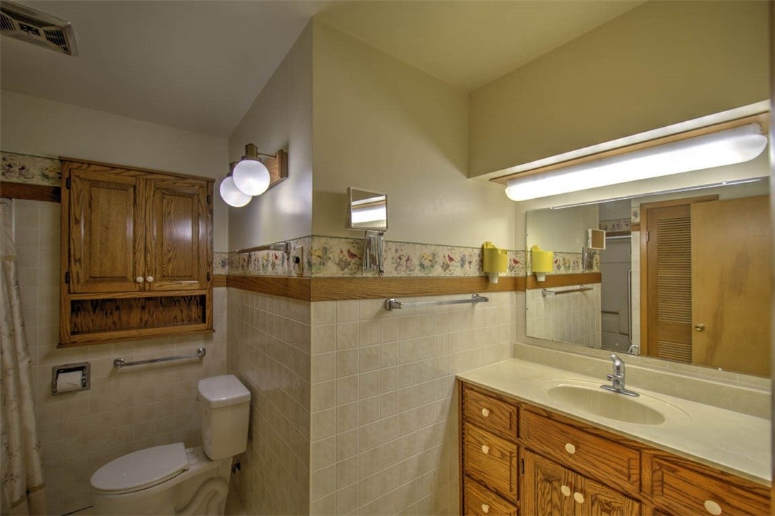 3284 North Oakland Avenue Decatur, IL 62526 - Photo 20 of 34 Gallery Image 20