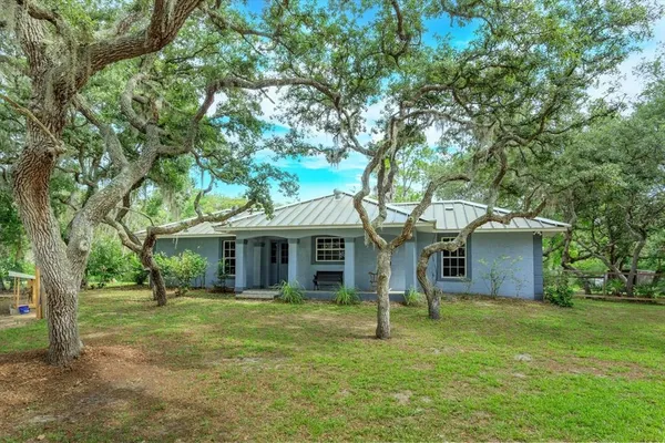 $495,000 | 17249 Holly Court, Umatilla, FL 32784