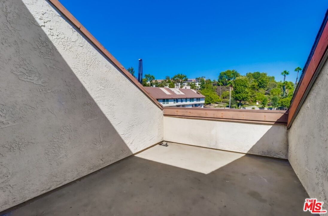 6171 Rancho Mission Road, Unit 317 San Diego, CA 92108 - Photo 18 of 26 a view of balcony