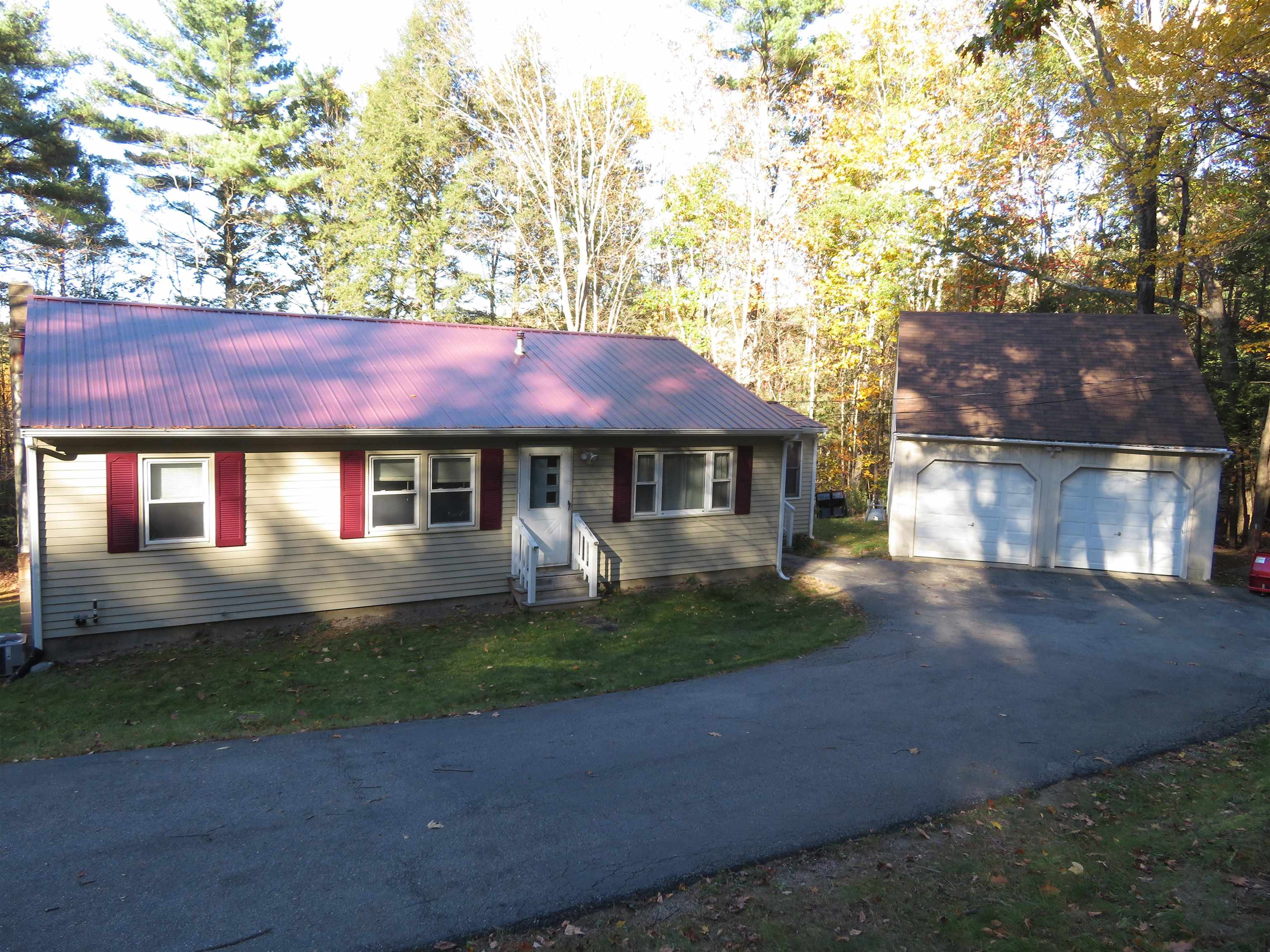 102 Coffin Road Epping, NH 03042 - Photo 3 of 32 Gallery Image 3