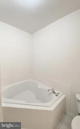 $3,150 | 2663 Manhattan Place, Unit 304, Vienna, VA 22180