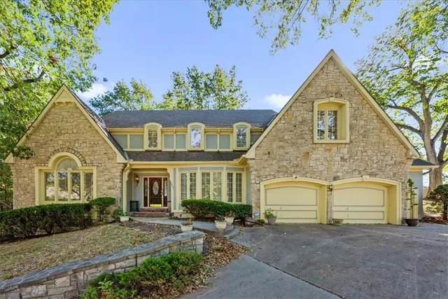 $495,000 | 4501 Northwest Baltimore Court, Kansas City, MO 64116